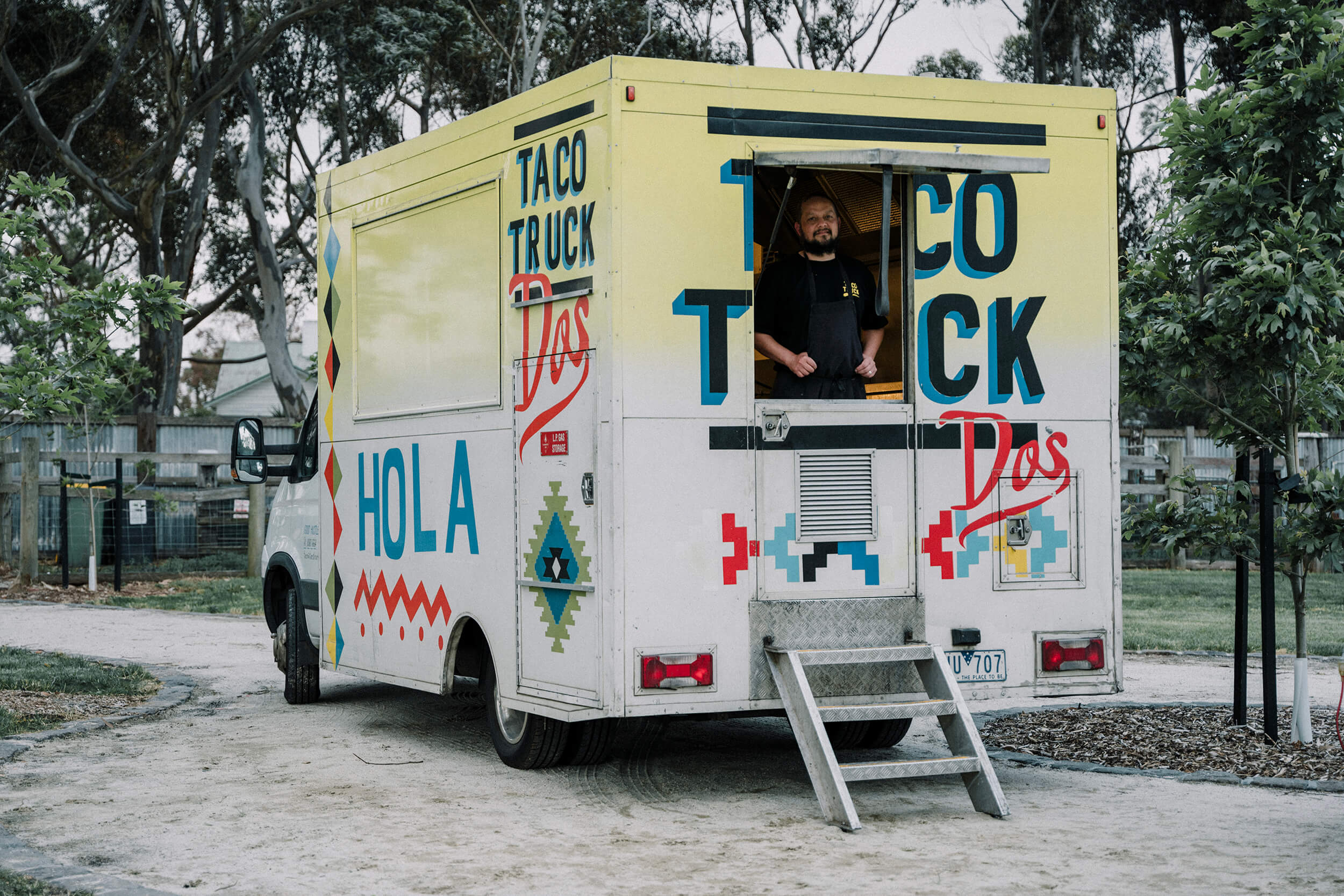 Finding the right wedding suppliers, Taco truck was ready for the guests of the couple, captured by Black Avenue Productions